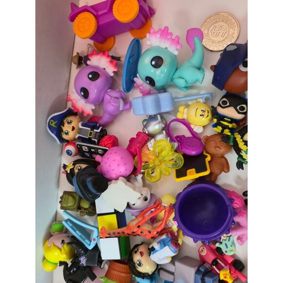 Huge Lot of 60+ Toy Mini Figures Disney Funko LPS Ryans World Dorables Zuzu - Picture 6 of 6